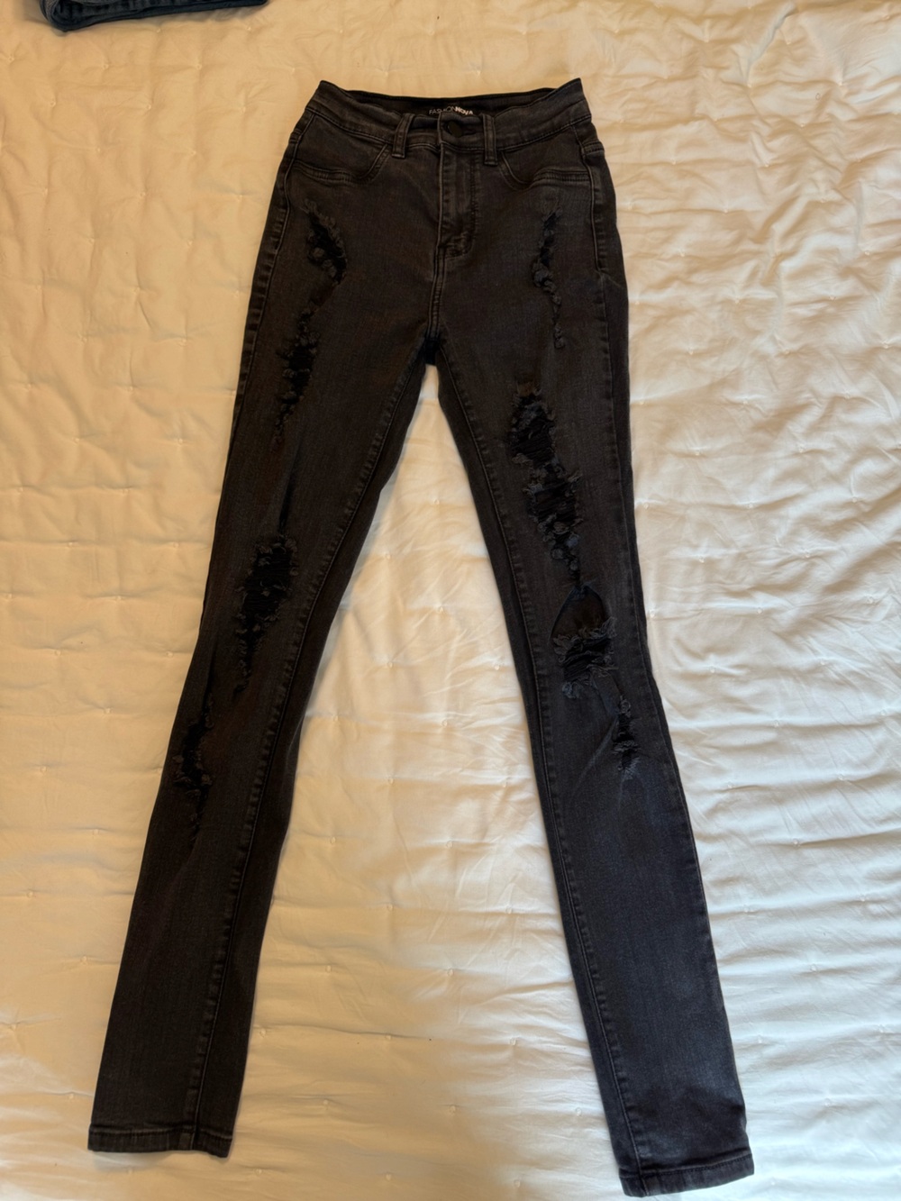 Fashion Nova Black Distressed Women's Skinny Jeans